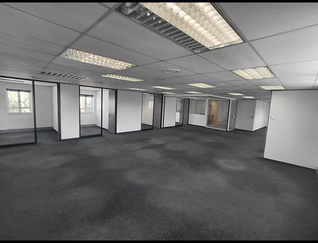 387M² OFFICE TO LET IN BRYANSTON